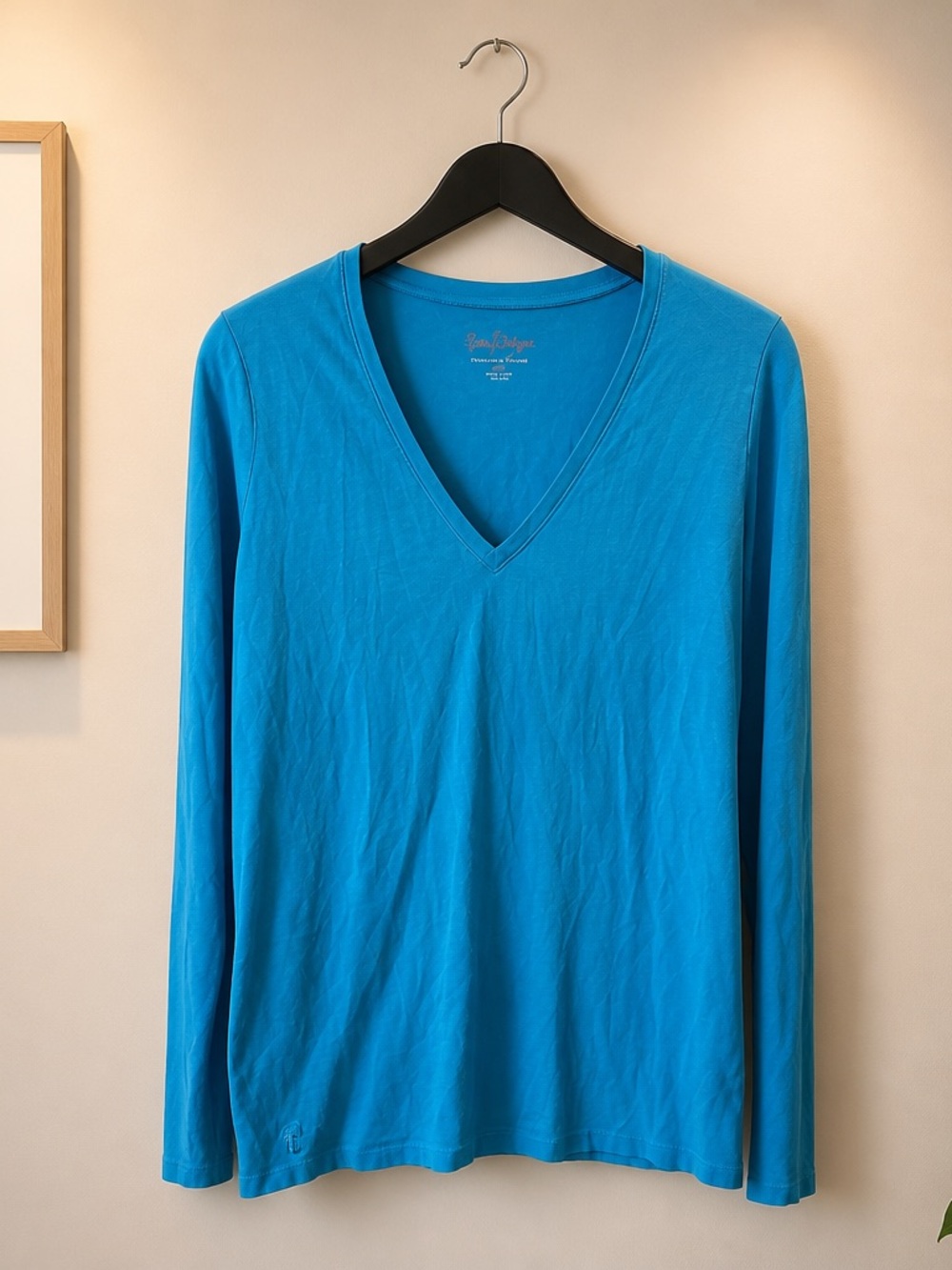 Lilly Pulitzer Men’s Long-Sleeve V-Neck Shirt in Turquoise Blue